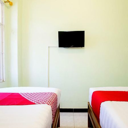 Oyo 1419 Rhona Guest House Syariah Yogyakarta Exteriör bild