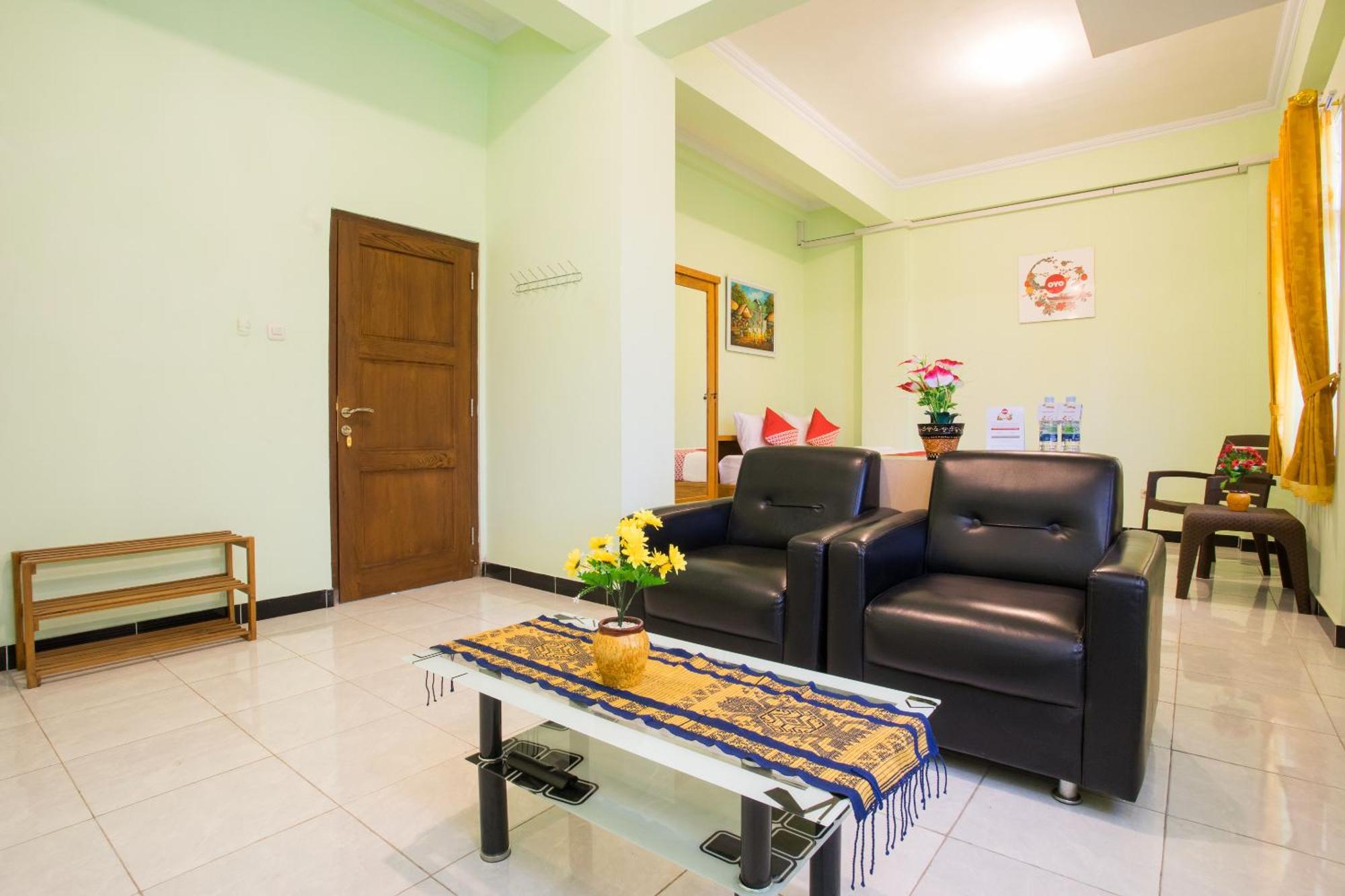 Oyo 1419 Rhona Guest House Syariah Yogyakarta Exteriör bild