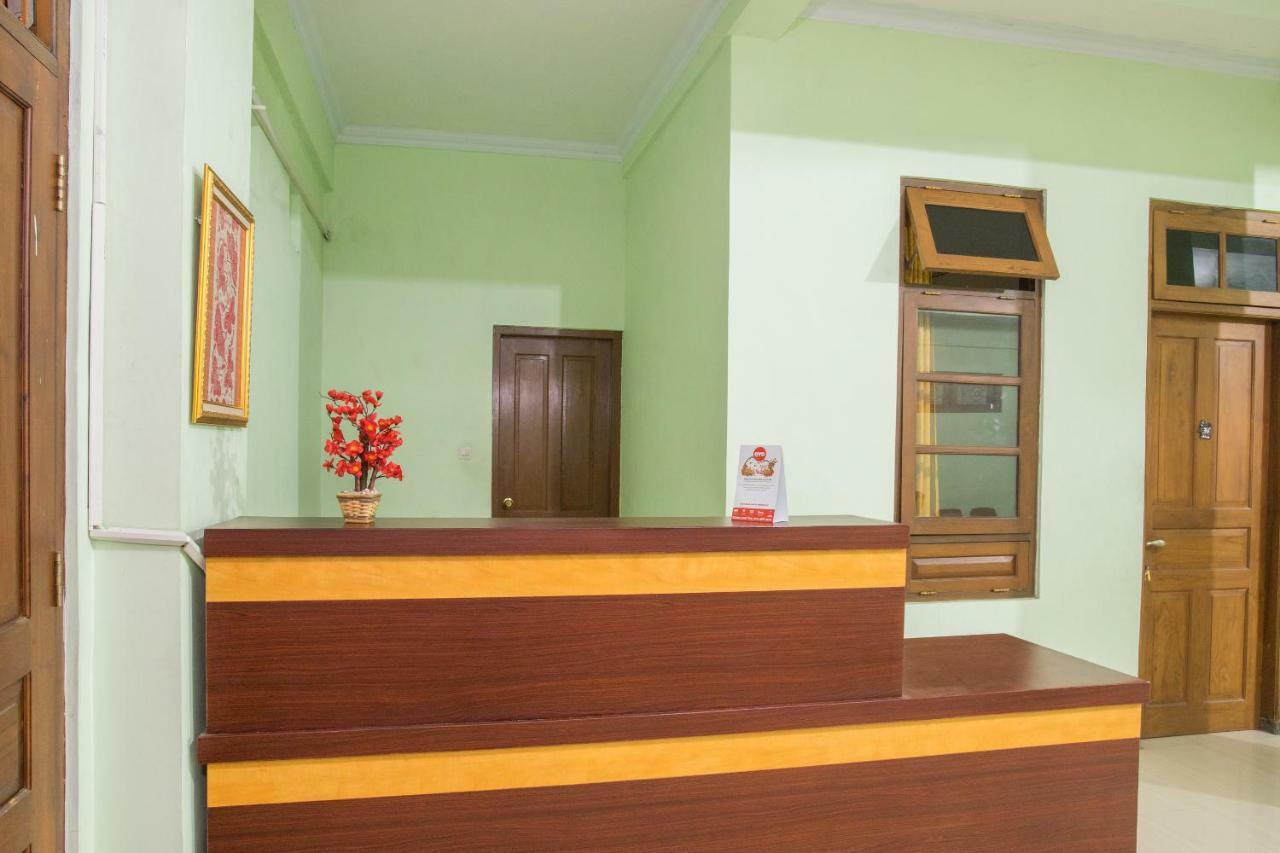 Oyo 1419 Rhona Guest House Syariah Yogyakarta Exteriör bild