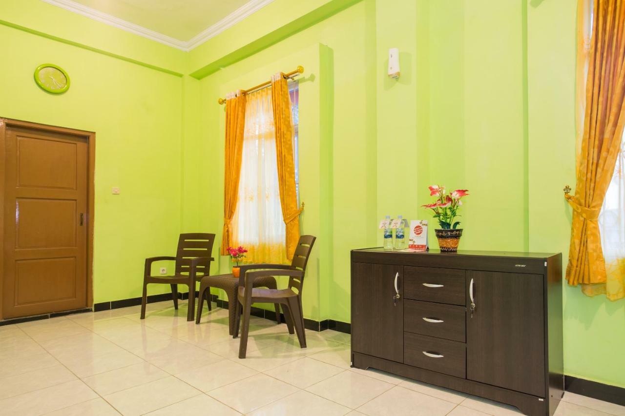 Oyo 1419 Rhona Guest House Syariah Yogyakarta Exteriör bild