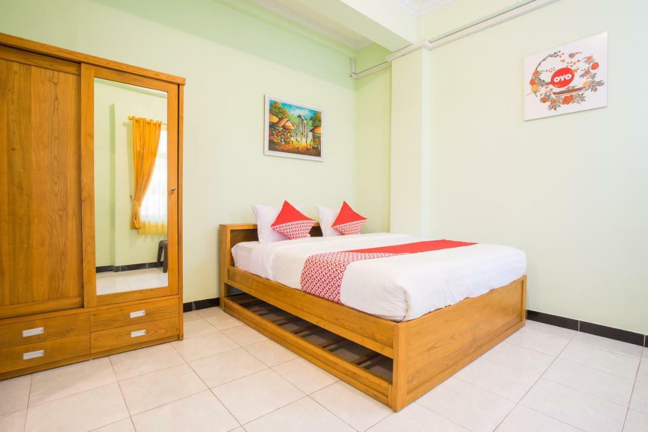 Oyo 1419 Rhona Guest House Syariah Yogyakarta Exteriör bild